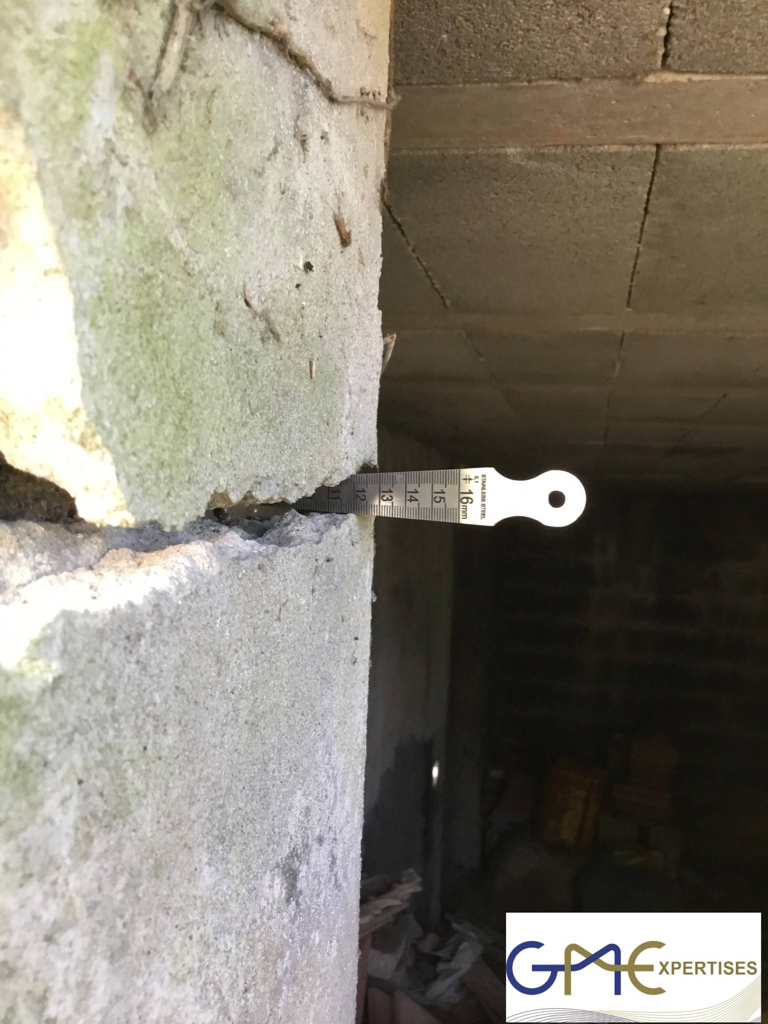 Diagnostic immobilier pour fissures des murs porteurs d'une maison à Dax dans les Landes