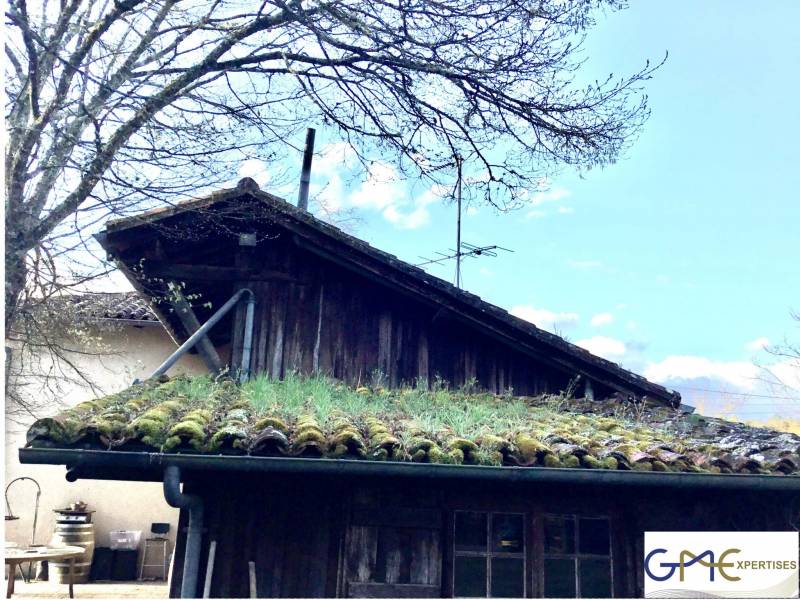 Fuite de toiture sur une maison dans les Landes