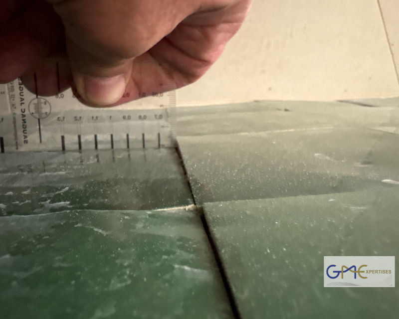 Vérification de la planéité des supports avec des relevés précis